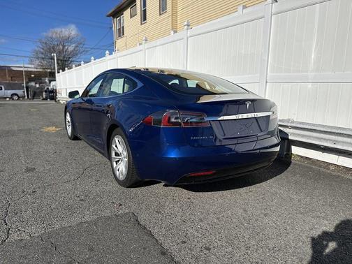 2016 Tesla Model S 90D