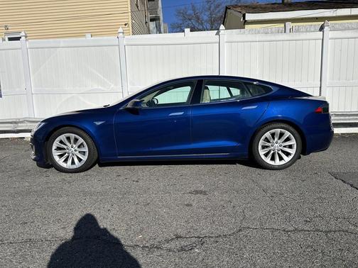2016 Tesla Model S 90D