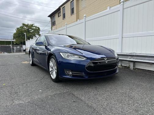 2015 Tesla Model S 70D