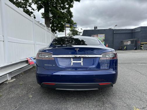 2015 Tesla Model S 70D