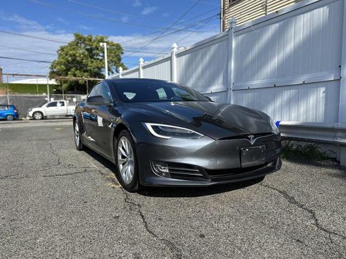 2017 Tesla Model S FREE SUPERCHARGE 2.0 A/T PILOT