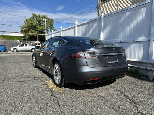 2017 Tesla Model S FREE SUPERCHARGE 2.0 A/T PILOT