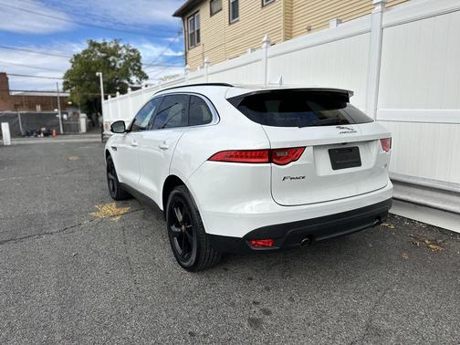 2019 Jaguar F-PACE 25t Premium