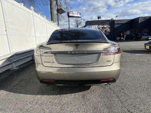 2016 Tesla Model S 90D