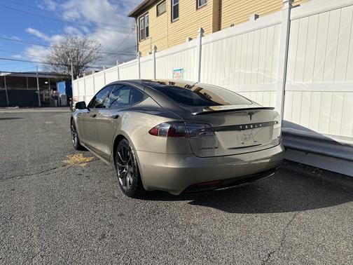 2016 Tesla Model S 90D