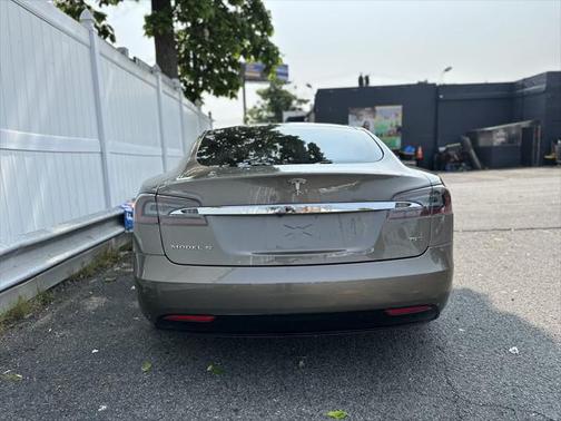 2016 Tesla Model S 75D