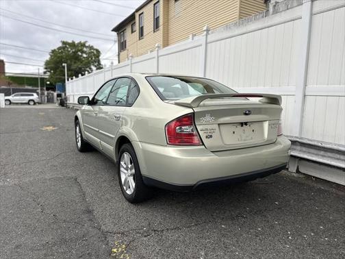 2005 Subaru Outback 3.0 R