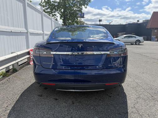 Deep Blue Metallic 2016 Tesla Model S 90D