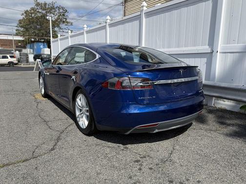 Deep Blue Metallic 2016 Tesla Model S 90D
