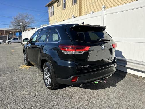 2017 Toyota Highlander Hybrid XLE