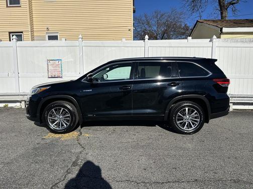 2017 Toyota Highlander Hybrid XLE