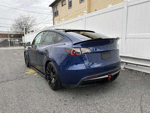 2022 Tesla Model Y Performance Dual Motor All-Wheel Drive