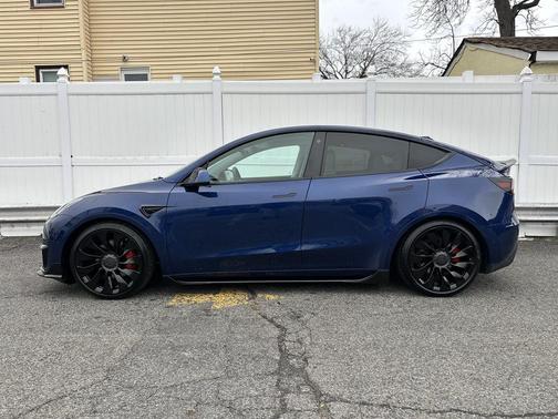 2022 Tesla Model Y Performance Dual Motor All-Wheel Drive