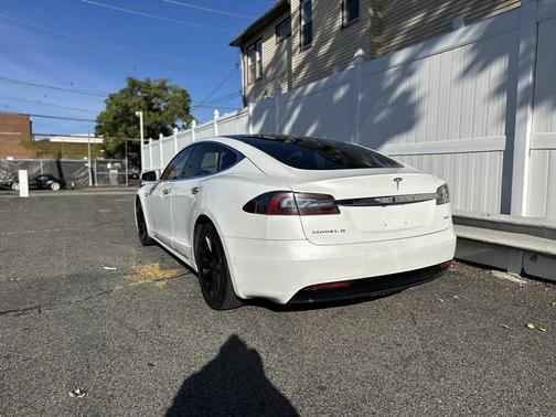2016 Tesla Model S 75D