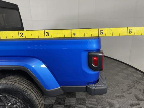 2024 Jeep Gladiator Sport S