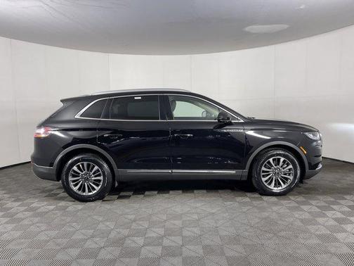 2022 Lincoln Nautilus Standard