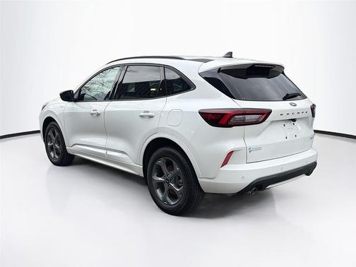 Star White Metallic Tri-Coat 2023 Ford Escape ST-Line