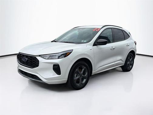 Star White Metallic Tri-Coat 2023 Ford Escape ST-Line