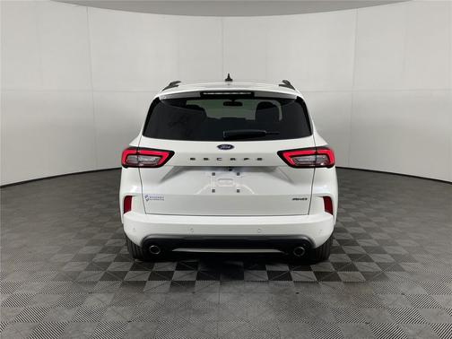 Star White Metallic Tri-Coat 2023 Ford Escape ST-Line