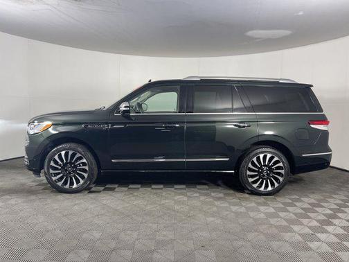 2022 Lincoln Navigator Black Label