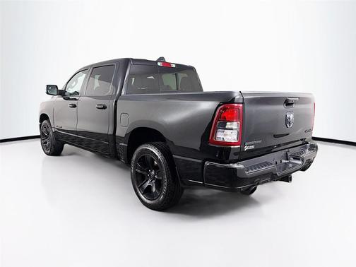 Diamond Black Crystal Pearlcoat 2023 RAM 1500 Big Horn/Lone Star
