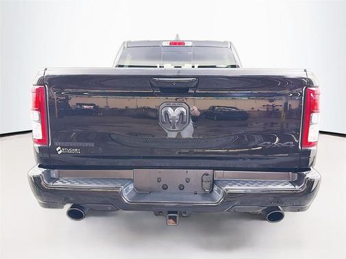Diamond Black Crystal Pearlcoat 2023 RAM 1500 Big Horn/Lone Star