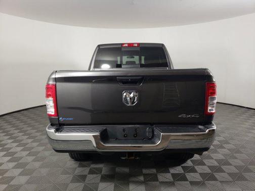 2020 RAM 2500 Tradesman Crew Cab 4X4 6'4' Box