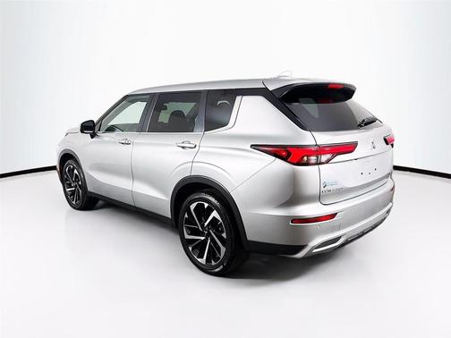 Alloy Silver Metallic 2024 Mitsubishi Outlander SE 2.5 S-AWC