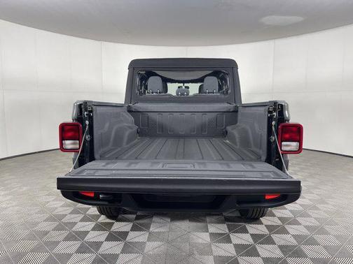 2024 Jeep Gladiator Sport