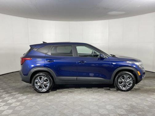 2025 Kia Seltos LX