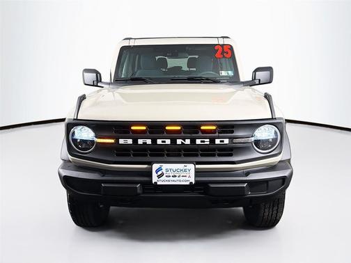 Desert Sand 2025 Ford Bronco Base