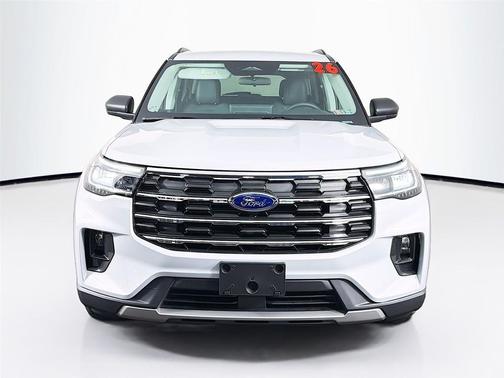 Space White Metallic 2026 Ford Explorer Active
