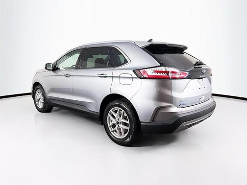 Iconic Silver Metallic 2024 Ford Edge SEL