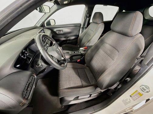 Platinum White Pearl 2024 Honda HR-V AWD Sport