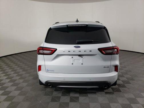 2025 Ford Escape ST-Line Elite