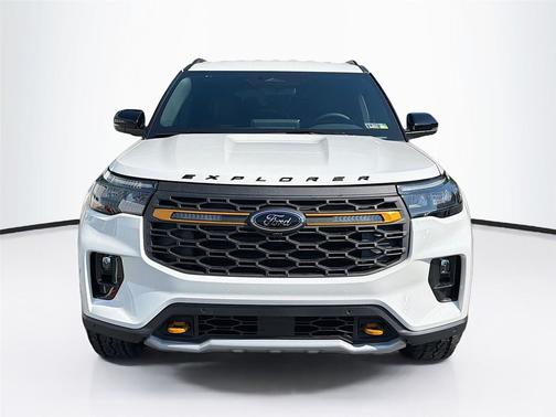 Star White Metallic Tri-Coat 2026 Ford Explorer Tremor