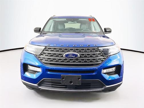 Atlas Blue 2022 Ford Explorer XLT