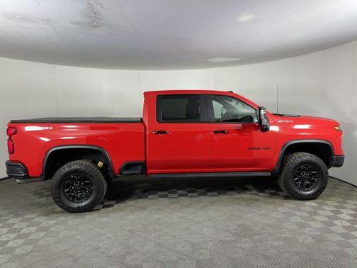 2024 Chevrolet Silverado 2500 4WD Crew Cab Standard Bed ZR2