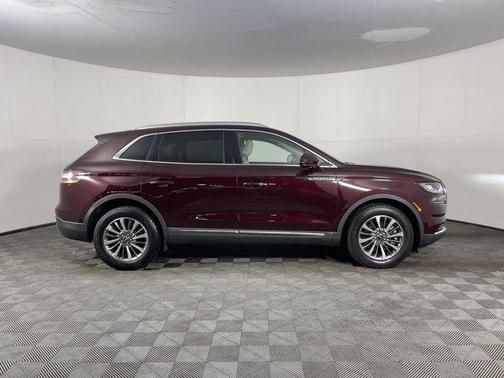 2022 Lincoln Nautilus Standard