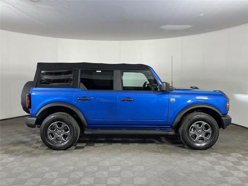 Velocity Blue Metallic 2022 Ford Bronco Big Bend