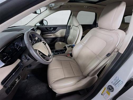 Pristine White Metallic Tri-Coat 2022 Lincoln Corsair Standard