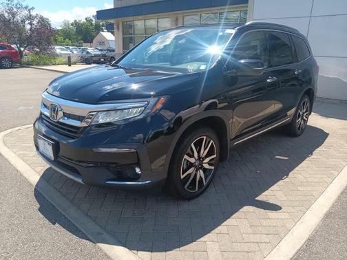 2022 Honda Pilot Touring 8-Passenger