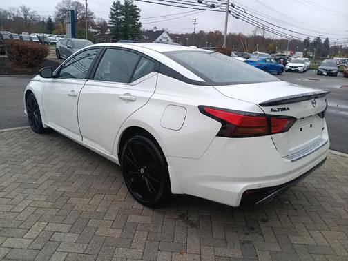 2022 Nissan Altima SR Intelligent AWD