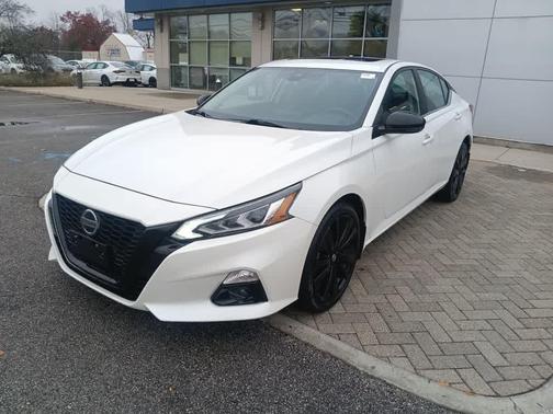 2022 Nissan Altima SR Intelligent AWD