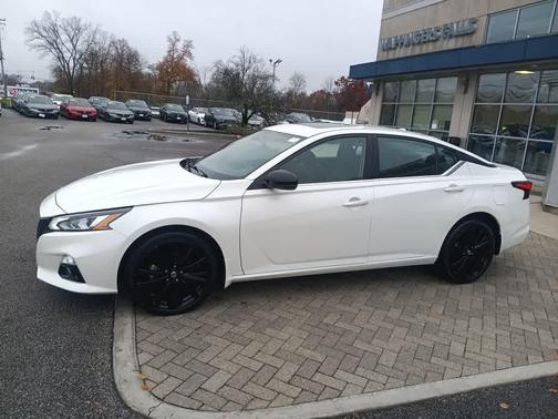 2022 Nissan Altima SR Intelligent AWD