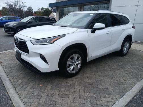 2023 Toyota Highlander Hybrid XLE