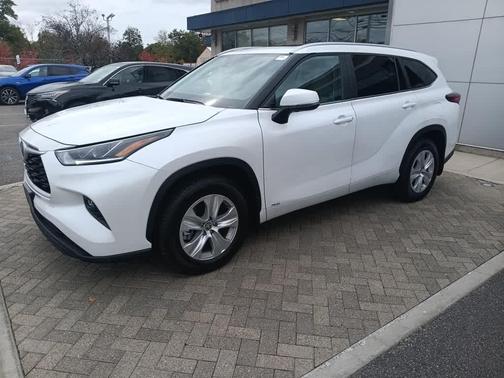 2023 Toyota Highlander Hybrid XLE