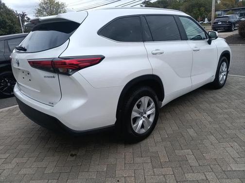 2023 Toyota Highlander Hybrid XLE