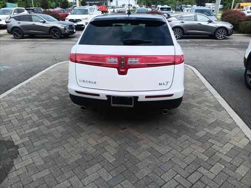 2019 Lincoln MKT Reserve