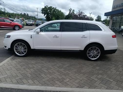 2019 Lincoln MKT Reserve